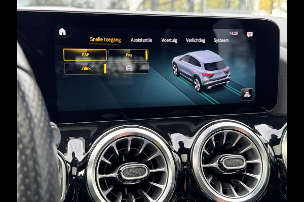 Mercedes-Benz GLA 180 Business Solution AMG Automaat/Panoramadak/LED/Keyless/Widescreen