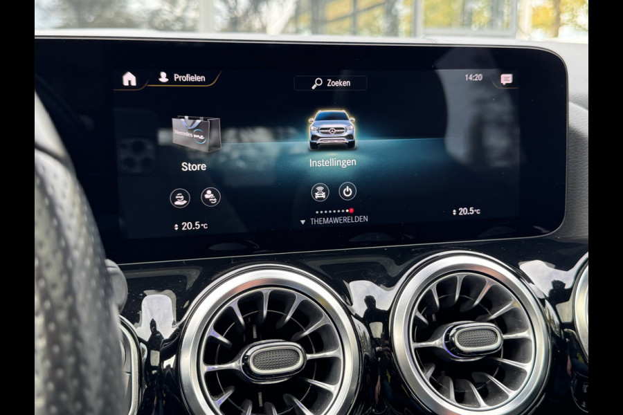 Mercedes-Benz GLA 180 Business Solution AMG Automaat/Panoramadak/LED/Keyless/Widescreen