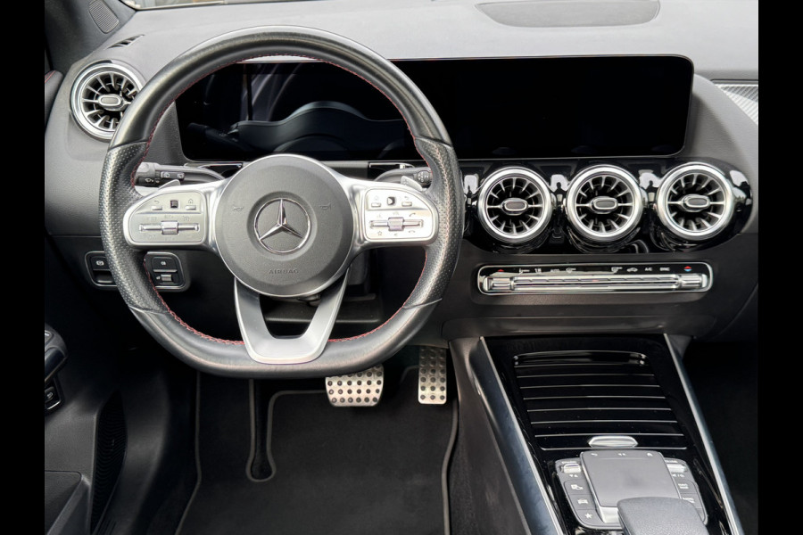 Mercedes-Benz GLA 180 Business Solution AMG Automaat/Panoramadak/LED/Keyless/Widescreen