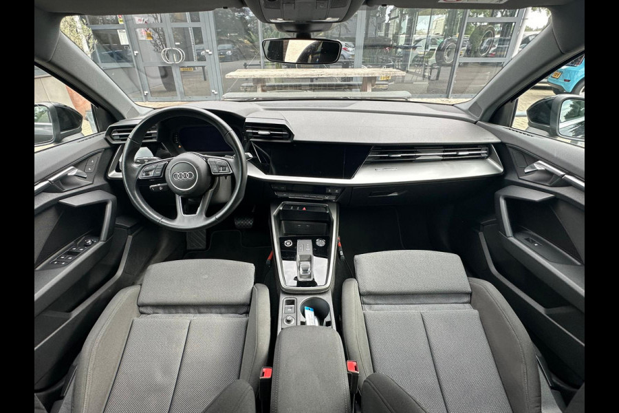 Audi A3 Sportback 30 TFSI Business edition Automaat/VTcockpit/Trekhaak/Led/Cruise/PDC