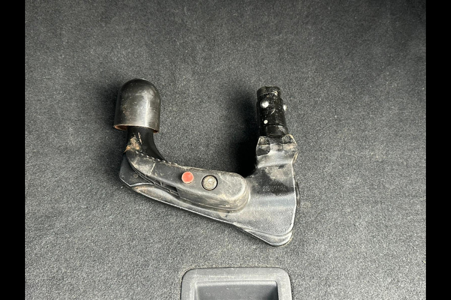 Audi A3 Sportback 30 TFSI Business edition Automaat/VTcockpit/Trekhaak/Led/Cruise/PDC