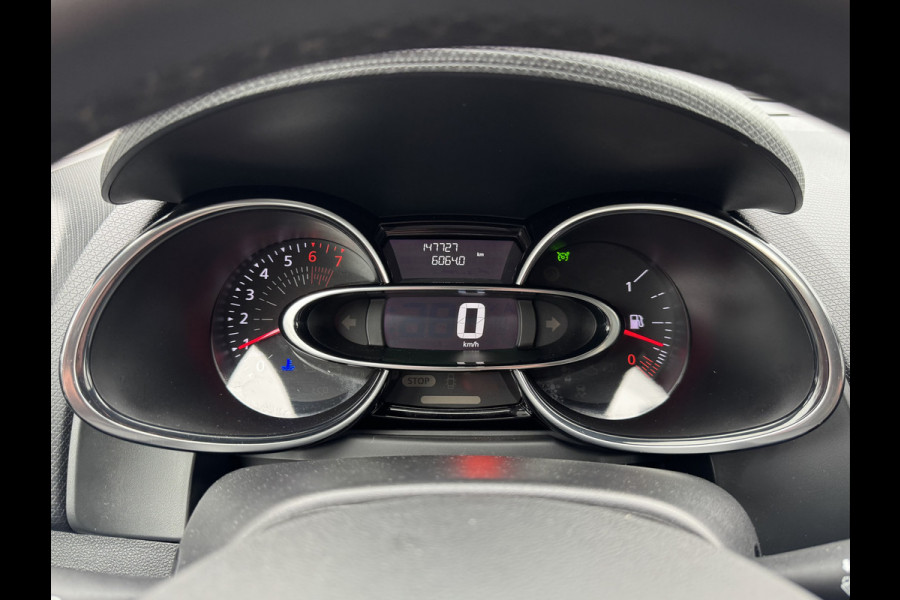 Renault Clio Estate 0.9 TCe Limited Navigatie/Trekhaak/Dab/Cruise/PDC/Getint glas  APK t/m 18-10-2027