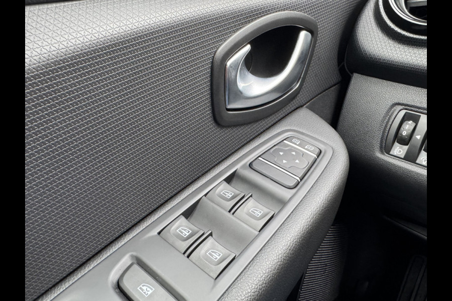 Renault Clio Estate 0.9 TCe Limited Navigatie/Trekhaak/Dab/Cruise/PDC/Getint glas  APK t/m 18-10-2027