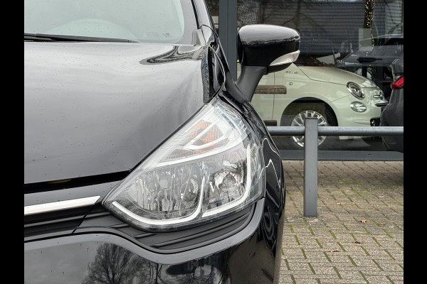 Renault Clio Estate 0.9 TCe Limited Navigatie/Trekhaak/Dab/Cruise/PDC/Getint glas  APK t/m 18-10-2027