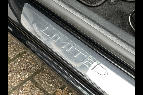 Renault Clio Estate 0.9 TCe Limited Navigatie/Trekhaak/Dab/Cruise/PDC/Getint glas  APK t/m 18-10-2027