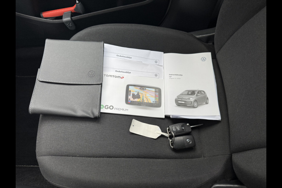 Volkswagen up! 1.0 Climate control/Camera/Cruise control/PDC