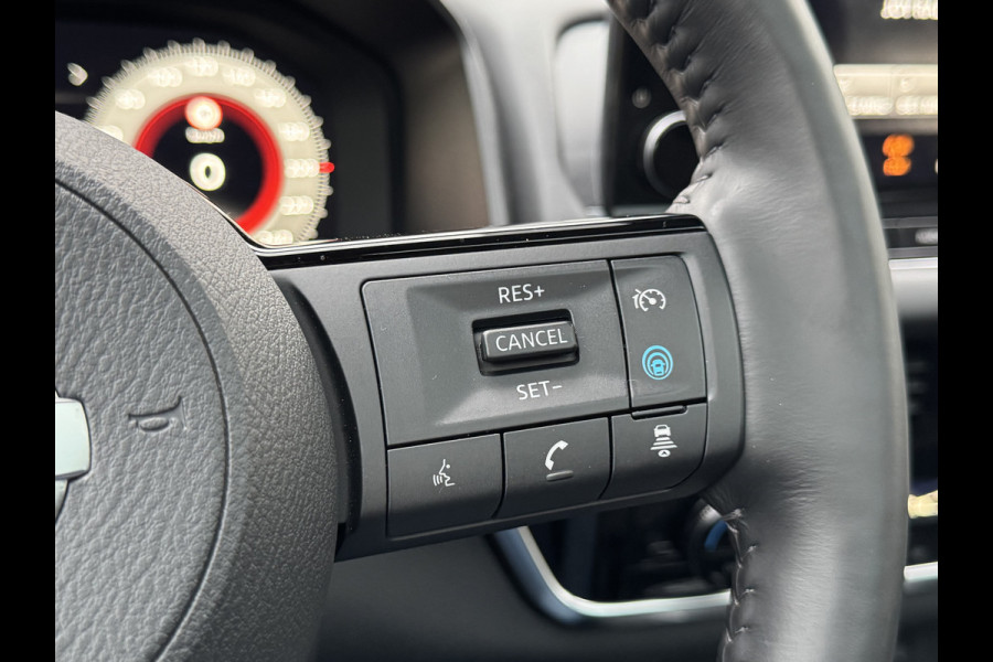 Nissan QASHQAI 1.3 MHEV Premiere Edition Panoramadak/Trekhaak/Clima/LED/Cruise/LM-Velgen