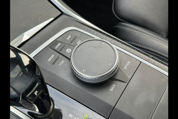 BMW 3 Serie Touring 330e High Executiv M-pakket/Panoramadak/Navigatie/Leder