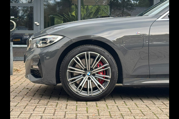 BMW 3 Serie Touring 330e High Executiv M-pakket/Panoramadak/Navigatie/Leder