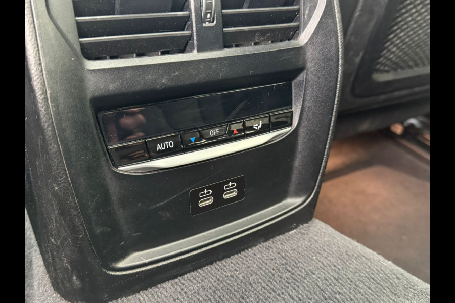 BMW 3 Serie Touring 330e High Executiv M-pakket/Panoramadak/Navigatie/Leder