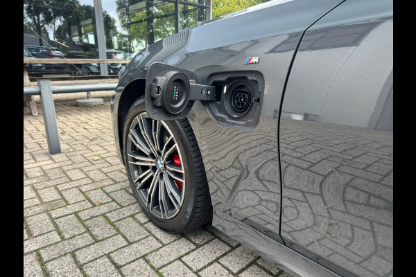 BMW 3 Serie Touring 330e High Executiv M-pakket/Panoramadak/Navigatie/Leder
