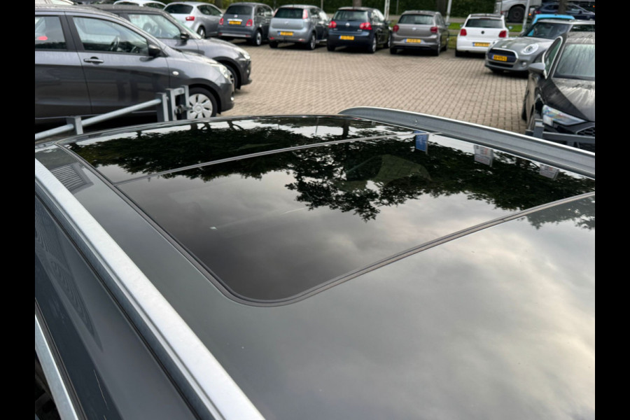 BMW 3 Serie Touring 330e High Executiv M-pakket/Panoramadak/Navigatie/Leder