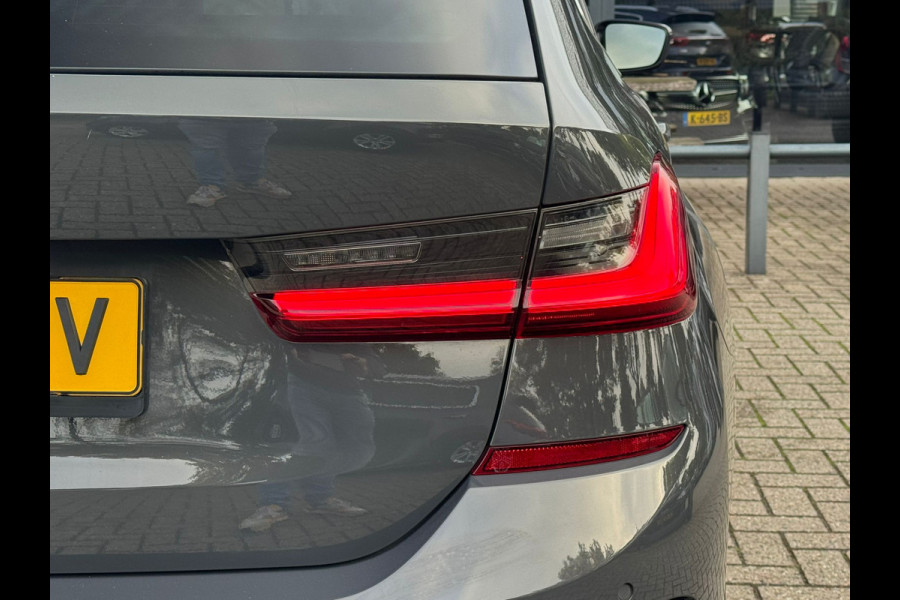 BMW 3 Serie Touring 330e High Executiv M-pakket/Panoramadak/Navigatie/Leder