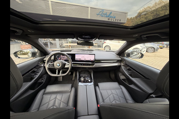 BMW 5 Serie Touring 540d xDrive M-Sport FULL OPTION Leer/Pano/Camera/Trekhaak/ 21 inch