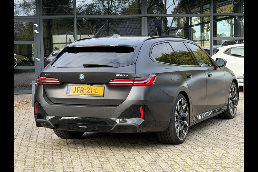 BMW 5 Serie Touring 540d xDrive M-Sport FULL OPTION Leer/Pano/Camera/Trekhaak/ 21 inch