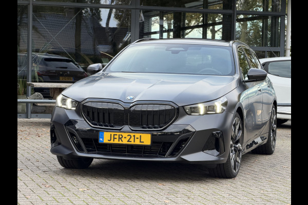BMW 5 Serie Touring 540d xDrive M-Sport FULL OPTION Leer/Pano/Camera/Trekhaak/ 21 inch