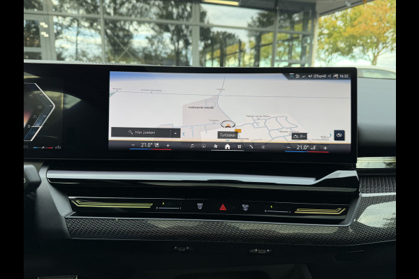 BMW 5 Serie Touring 540d xDrive M-Sport FULL OPTION Leer/Pano/Camera/Trekhaak/ 21 inch