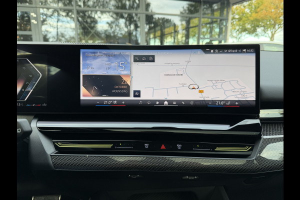 BMW 5 Serie Touring 540d xDrive M-Sport FULL OPTION Leer/Pano/Camera/Trekhaak/ 21 inch