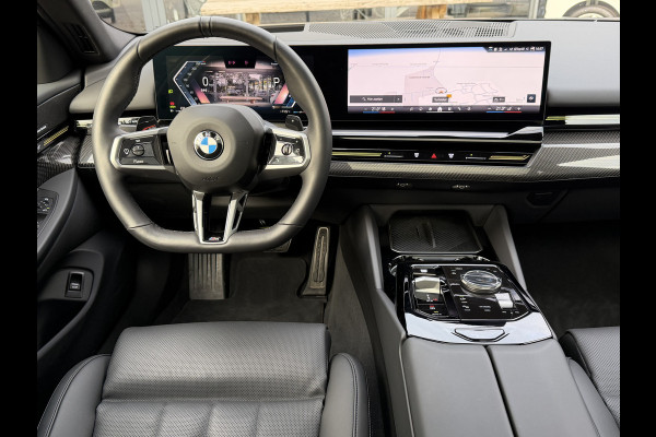 BMW 5 Serie Touring 540d xDrive M-Sport FULL OPTION Leer/Pano/Camera/Trekhaak/ 21 inch