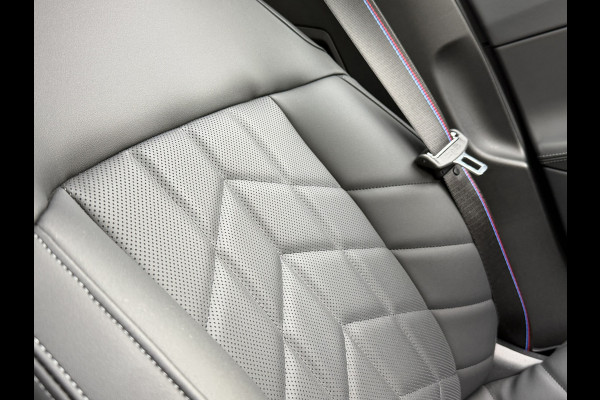 BMW 5 Serie Touring 540d xDrive M-Sport FULL OPTION Leer/Pano/Camera/Trekhaak/ 21 inch