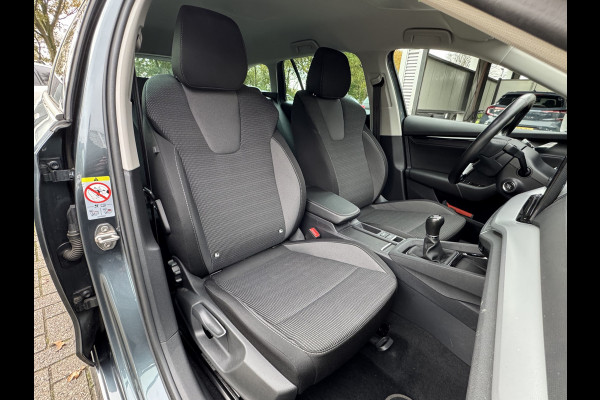 Škoda Octavia Combi 1.0 TSI Business Edition Virtual/Trekhaak/Clima/Navi/LED/Cruise/LM-Velgen