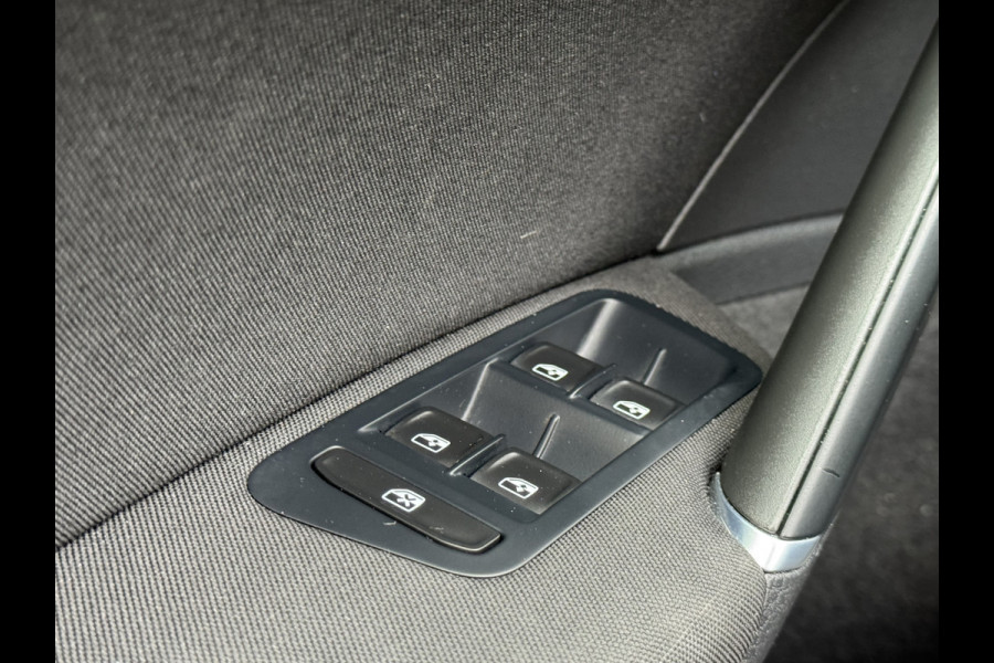 Volkswagen e-Golf E-Golf Vitrual/Clima/Cruise/LED/Navi/LM-Velgen SOH 89%