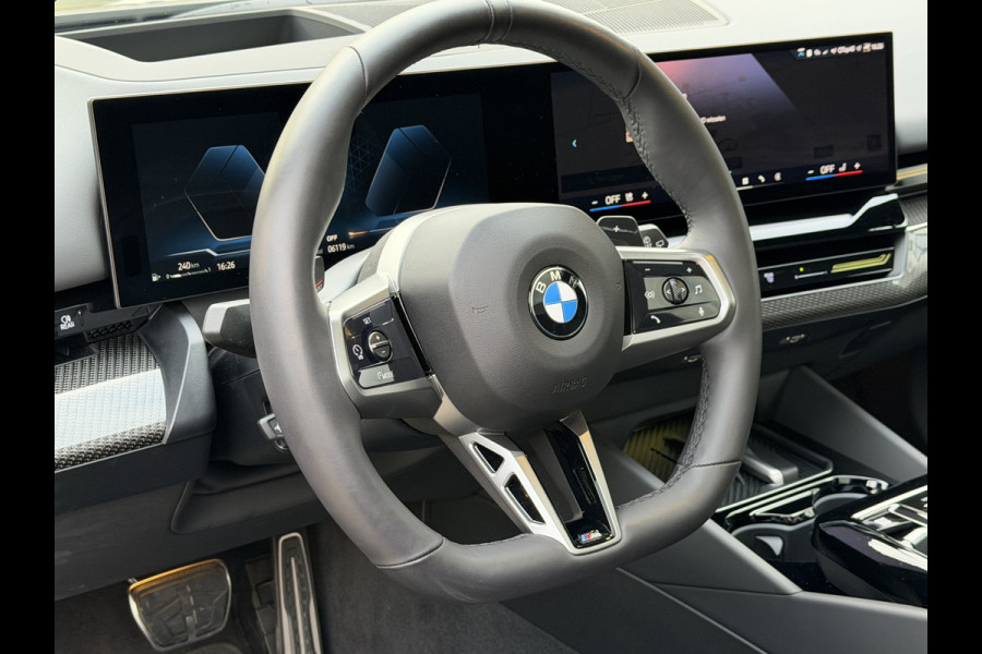 BMW 5 Serie Touring 540d xDrive FULL OPTION Leer/Pano/Camera/Trekhaak/ 21 inch