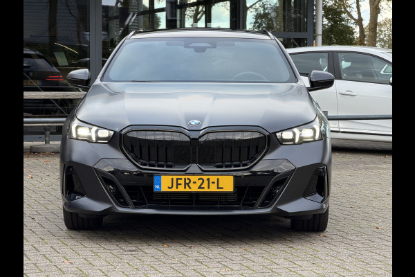 BMW 5 Serie Touring 540d xDrive FULL OPTION Leer/Pano/Camera/Trekhaak/ 21 inch