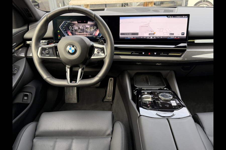 BMW 5 Serie Touring 540d xDrive FULL OPTION Leer/Pano/Camera/Trekhaak/ 21 inch