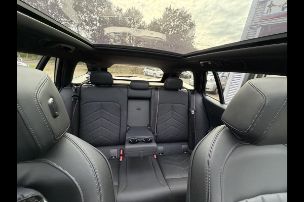 BMW 5 Serie Touring 540d xDrive FULL OPTION Leer/Pano/Camera/Trekhaak/ 21 inch