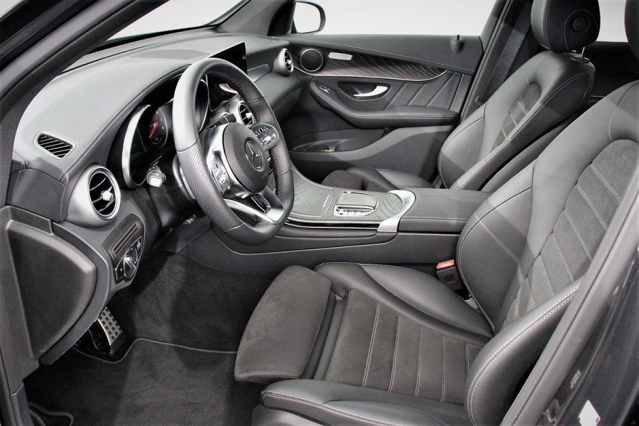 Mercedes-Benz GLC 300e 4-MATIC Business AMG Night Pack | Full LED | Trekhaak | Navigatie | PDC | Camera | MBUX