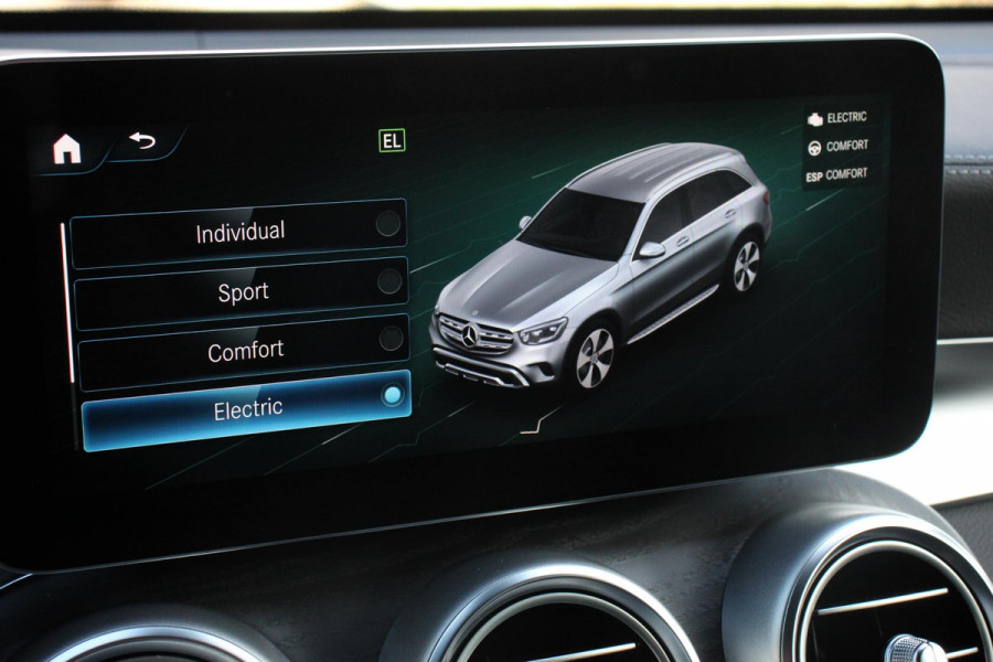 Mercedes-Benz GLC 300e 4-MATIC Business AMG Night Pack | Full LED | Trekhaak | Navigatie | PDC | Camera | MBUX