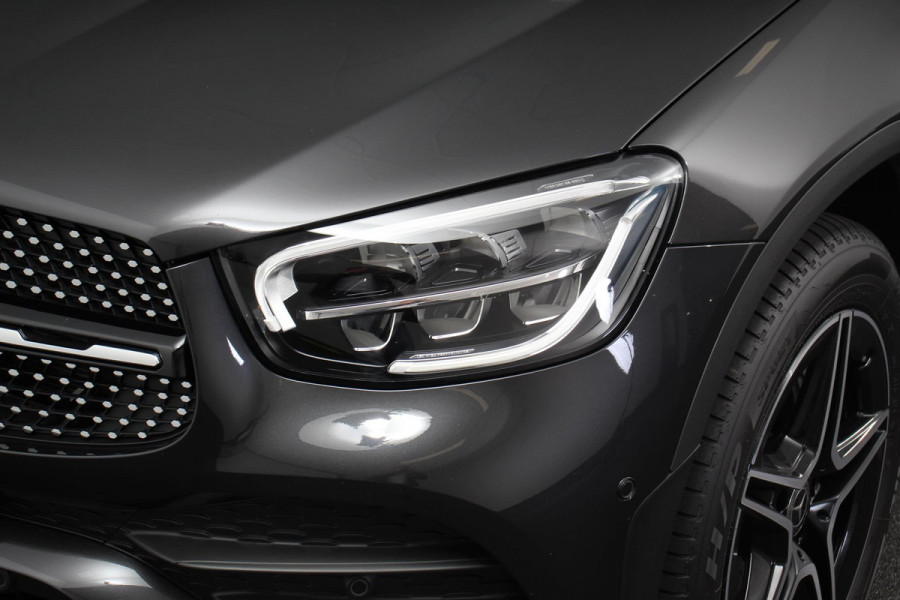 Mercedes-Benz GLC 300e 4-MATIC Business AMG Night Pack | Full LED | Trekhaak | Navigatie | PDC | Camera | MBUX