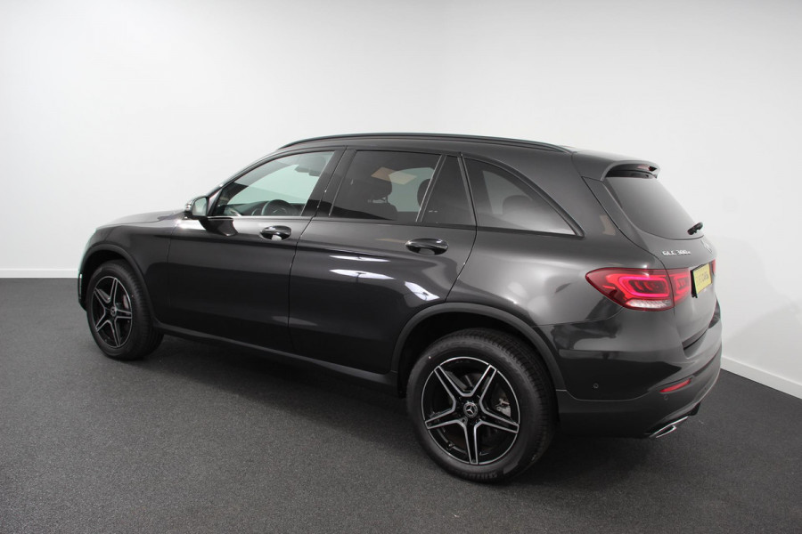 Mercedes-Benz GLC 300e 4-MATIC Business AMG Night Pack | Full LED | Trekhaak | Navigatie | PDC | Camera | MBUX