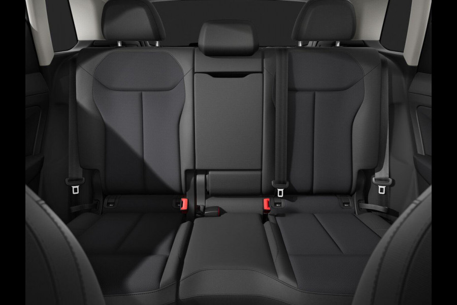 Audi Q3 Advanced edition e-hybrid 272 | Techniekpakket plus | Ambiente lichtpakket | Privacy glas | Functioneel pakket |
