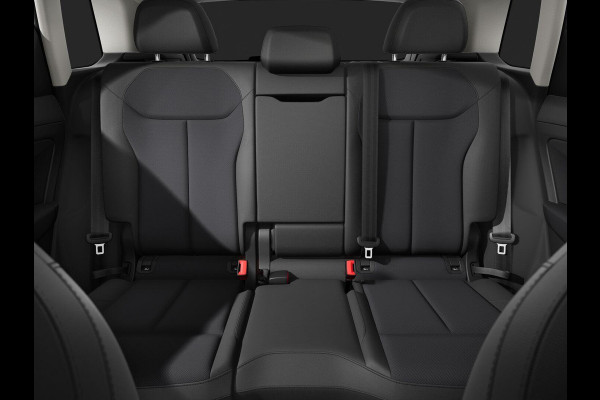 Audi Q3 Advanced edition e-hybrid 272 | Techniekpakket plus | Ambiente lichtpakket | Privacy glas | Functioneel pakket |