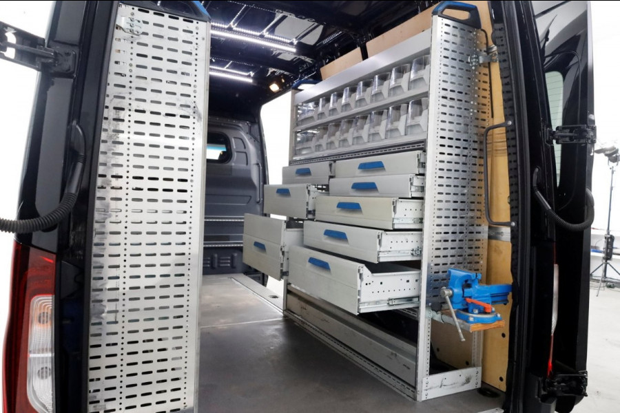 Mercedes-Benz Sprinter 319 CDI 3.0 V6 190pk L2H2 7G Automaat LED/Inrichting/Trekhaak 3500kg 07-2019