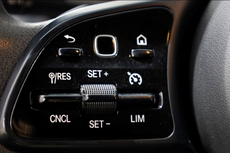 Mercedes-Benz Sprinter 319 CDI 3.0 V6 190pk L2H2 7G Automaat LED/Inrichting/Trekhaak 3500kg 07-2019