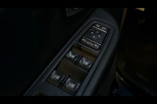 Renault Clio 1.2 TCe Intens AUTOMAAT|PARKEERSENSOREN|NAVI|LED