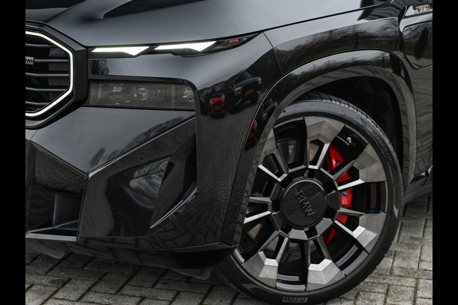 BMW XM PHEV 30 kWh V8 654 PK · M-Sport Pro · B&W Sound · M Sport differential · Adaptive M onderstel prof. · 360 Camera · Massage · Act