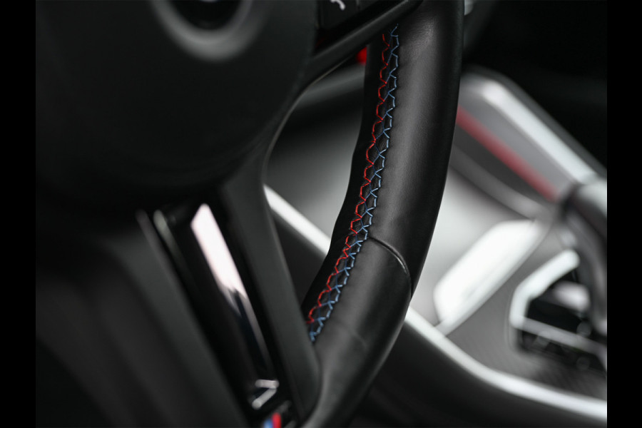 BMW XM PHEV 30 kWh V8 654 PK · M-Sport Pro · B&W Sound · M Sport differential · Adaptive M onderstel prof. · 360 Camera · Massage · Act