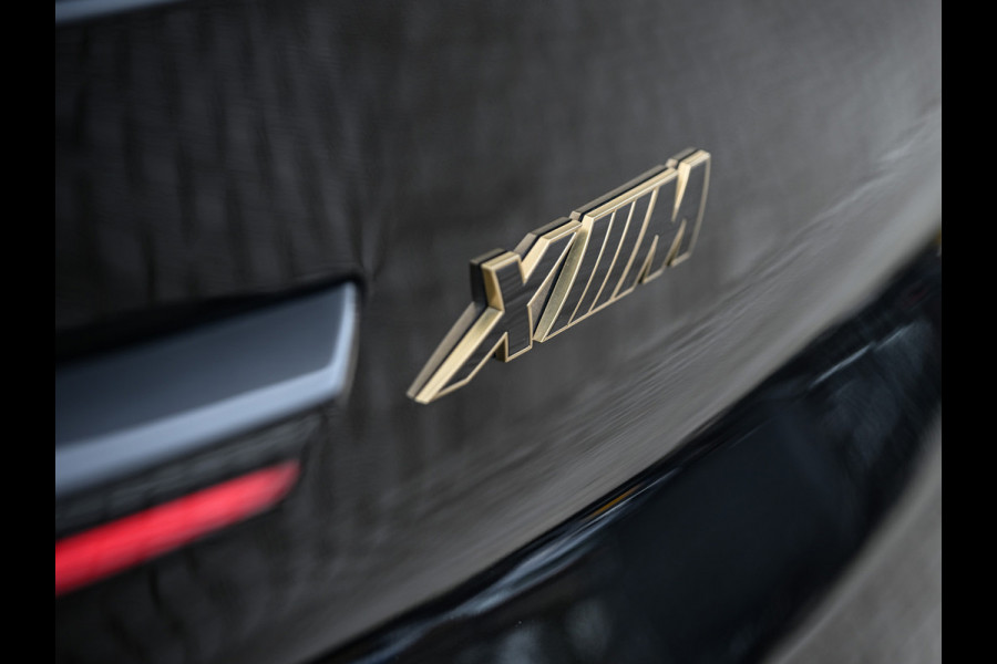 BMW XM PHEV 30 kWh V8 654 PK · M-Sport Pro · B&W Sound · M Sport differential · Adaptive M onderstel prof. · 360 Camera · Massage · Act