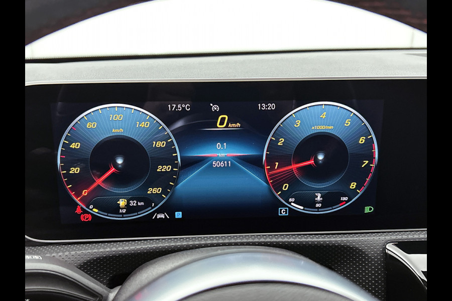 Mercedes-Benz A-Klasse 160 Advantage | AMG-line | Achteruitrijcamera | Lichtmetalen velgen | Navigatie | Parking support | Inclusief 24 maanden MB Certified garantie voor Europa.