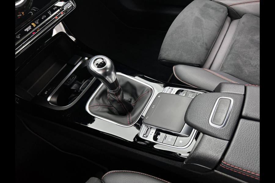 Mercedes-Benz A-Klasse 160 Advantage | AMG-line | Achteruitrijcamera | Lichtmetalen velgen | Navigatie | Parking support | Inclusief 24 maanden MB Certified garantie voor Europa.