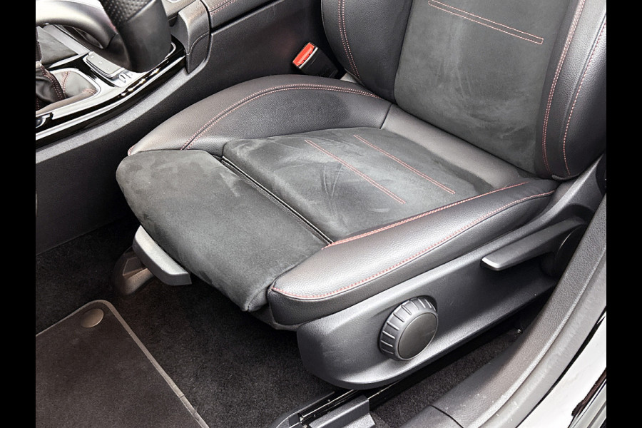 Mercedes-Benz A-Klasse 160 Advantage | AMG-line | Achteruitrijcamera | Lichtmetalen velgen | Navigatie | Parking support | Inclusief 24 maanden MB Certified garantie voor Europa.