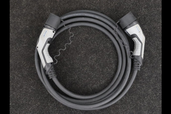 Hyundai IONIQ 5 Lounge 73kWh | Panoramadak | Stoelventilatie | Leder | Head-Up | Warmtepomp | Trekhaak | 360 Camera | Achterbankverwarming | Adaptive cruise | Navigatie | Full LED | Carplay