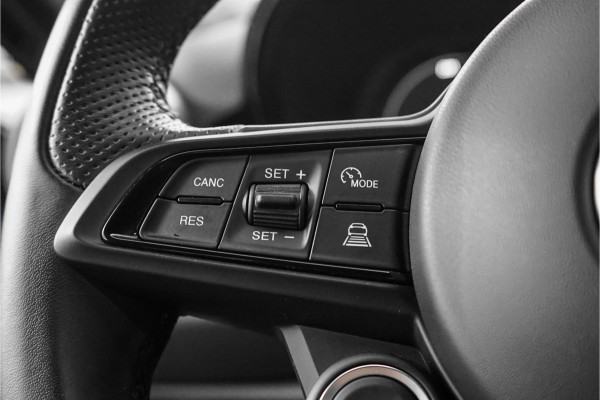 Alfa Romeo Tonale 1.3T PHEV Ti 280PK AWD CarPlay ECC ACC Camera 18"