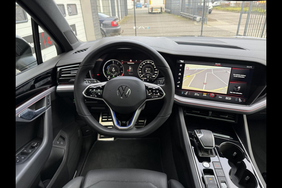 Volkswagen Touareg 3.0 TSi eHybrid 4MOTION R TREKHAAK PANO luchtvering