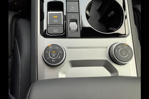 Volkswagen Touareg 3.0 TSi eHybrid 4MOTION R TREKHAAK PANO luchtvering