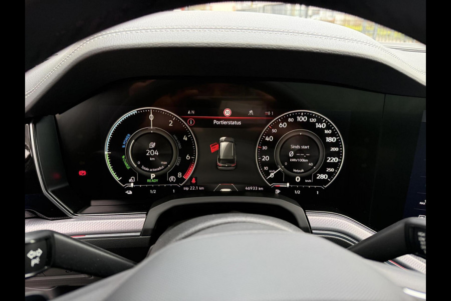 Volkswagen Touareg 3.0 TSi eHybrid 4MOTION R TREKHAAK PANO luchtvering